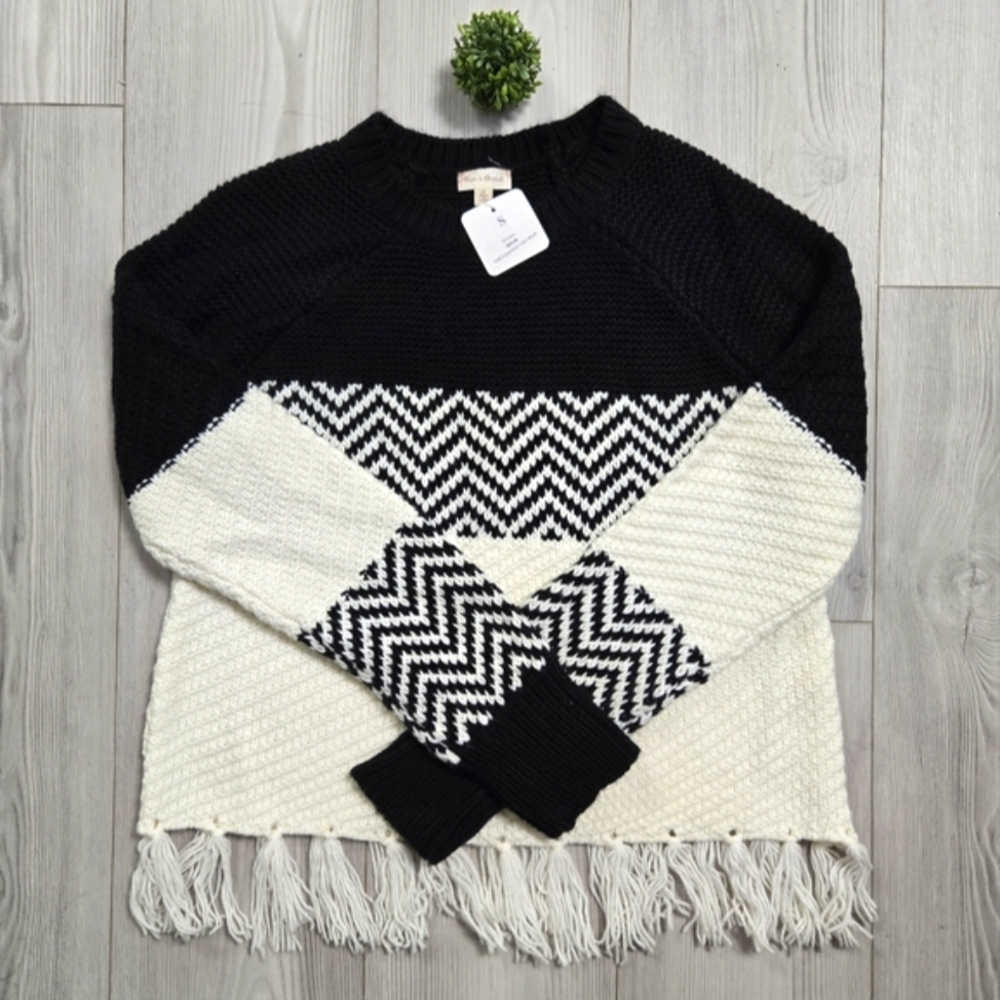 Hem & Thread Fringe Sweater - Picture 4 of 4